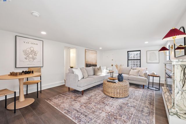 1728 Cambridge Dr, Alameda, CA 94501