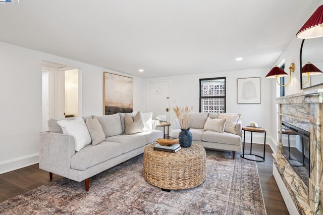 1728 Cambridge Dr, Alameda, CA 94501