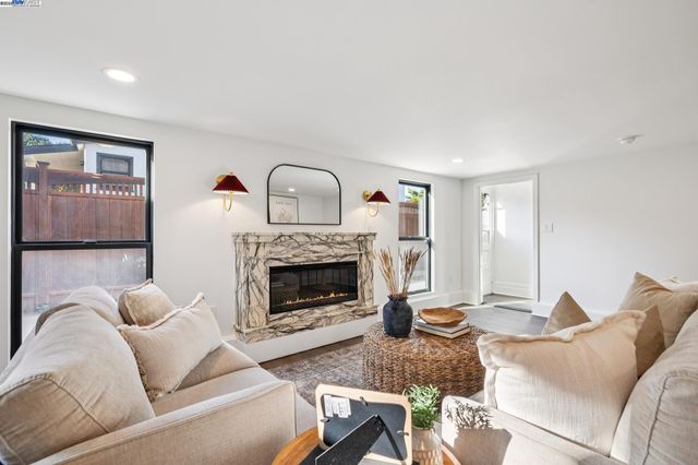 1728 Cambridge Dr, Alameda, CA 94501