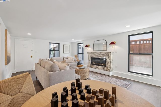 1728 Cambridge Dr, Alameda, CA 94501