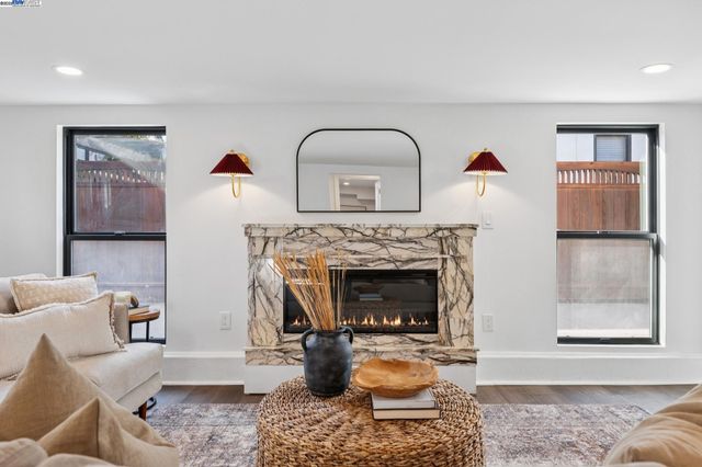 1728 Cambridge Dr, Alameda, CA 94501