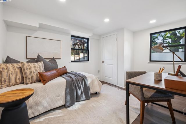 1728 Cambridge Dr, Alameda, CA 94501