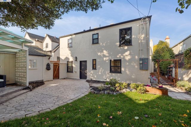 1728 Cambridge Dr, Alameda, CA 94501