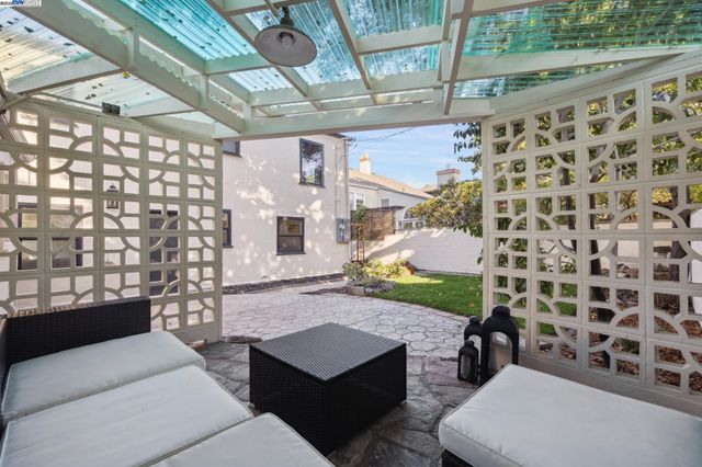 1728 Cambridge Dr, Alameda, CA 94501