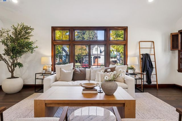 1728 Cambridge Dr, Alameda, CA 94501