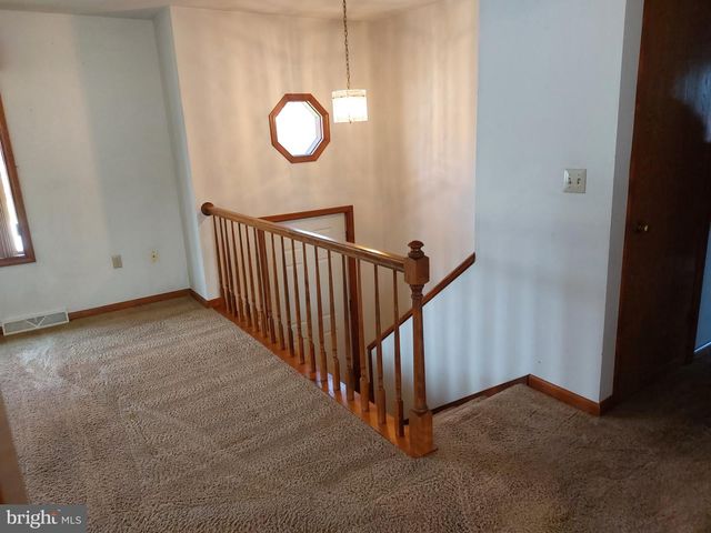 912 POPLAR LN, Lebanon, PA 17046