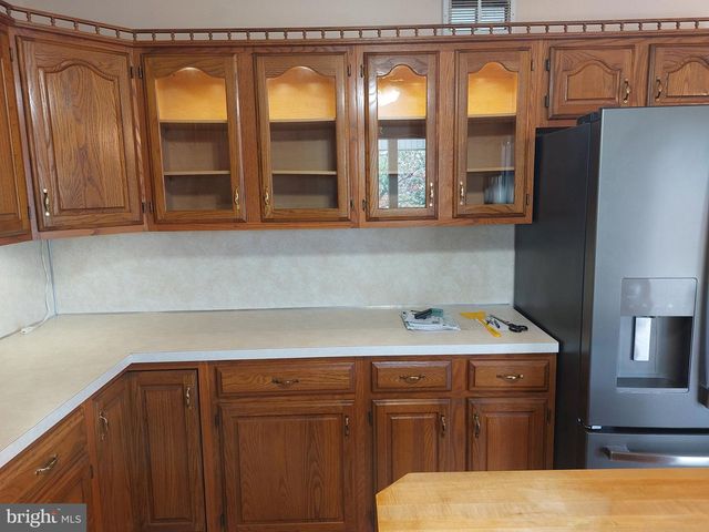 912 POPLAR LN, Lebanon, PA 17046