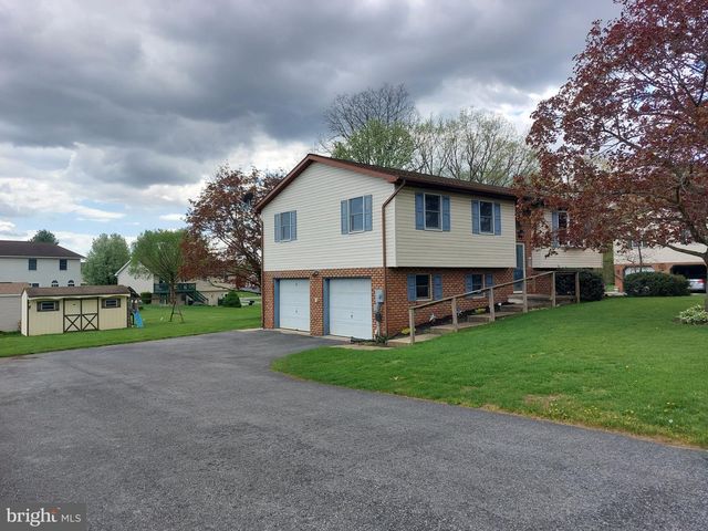 912 POPLAR LN, Lebanon, PA 17046
