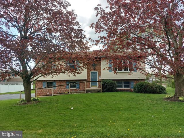 912 POPLAR LN, Lebanon, PA 17046