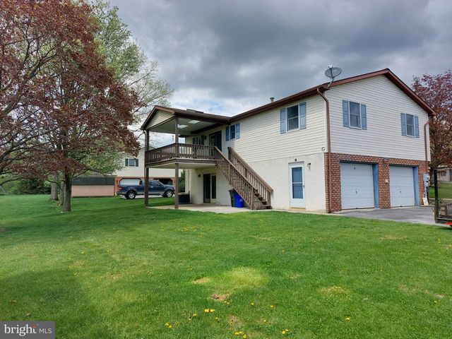 912 POPLAR LN, Lebanon, PA 17046