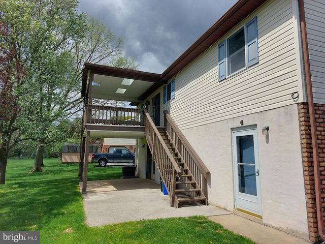 912 POPLAR LN, Lebanon, PA 17046