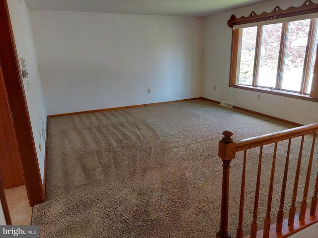 912 POPLAR LN, Lebanon, PA 17046