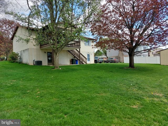 912 POPLAR LN, Lebanon, PA 17046