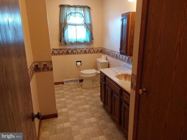 912 POPLAR LN, Lebanon, PA 17046