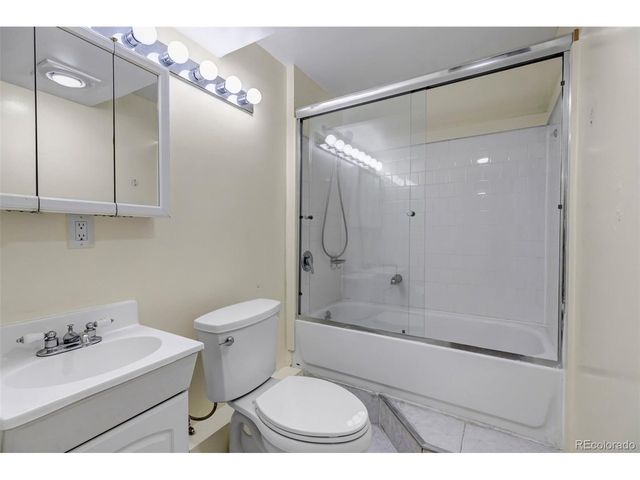 18215 E Warren Ave, Aurora, CO 80013