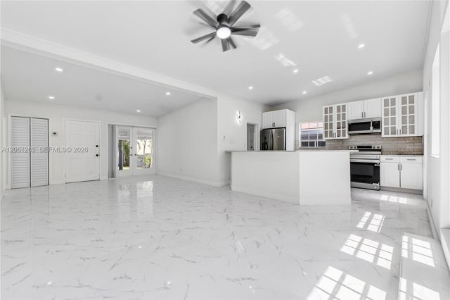 1777 N 17th Ct, Hollywood, FL 33020