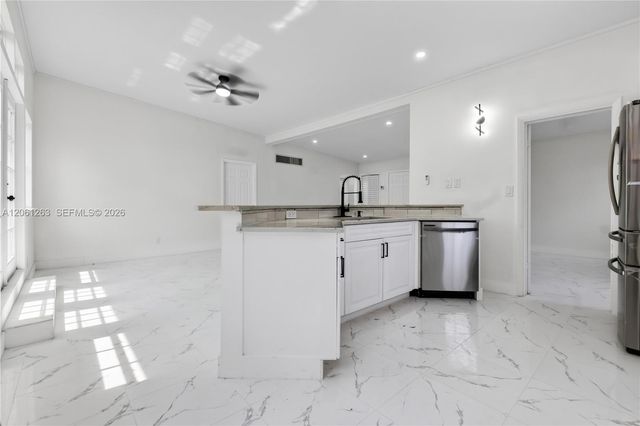 1777 N 17th Ct, Hollywood, FL 33020