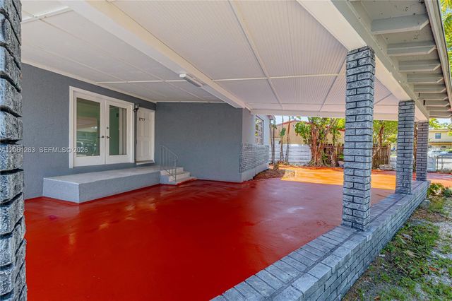 1777 N 17th Ct, Hollywood, FL 33020