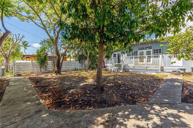 1777 N 17th Ct, Hollywood, FL 33020
