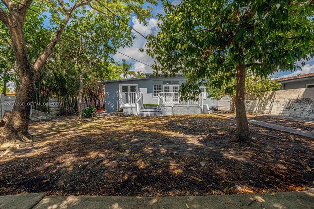 1777 N 17th Ct, Hollywood, FL 33020