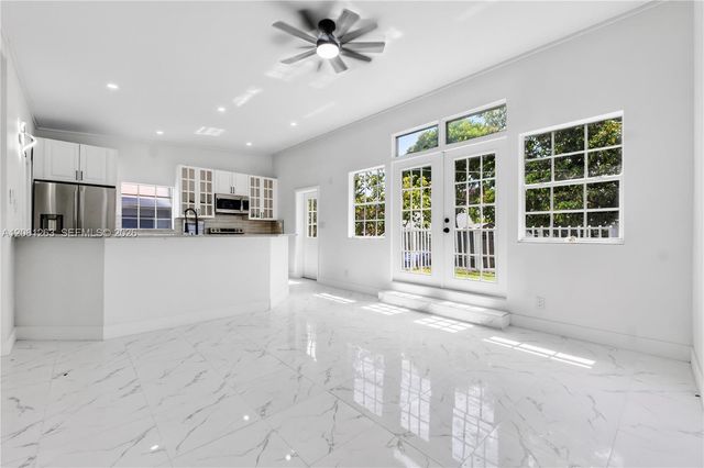 1777 N 17th Ct, Hollywood, FL 33020