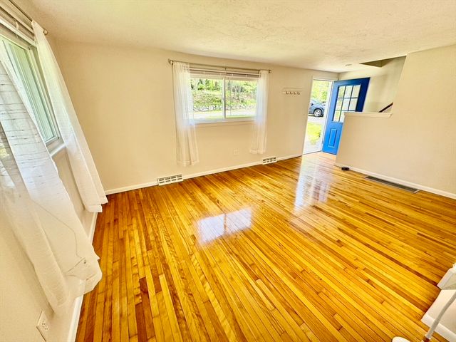 116 Central Street 116, Acton, MA 01720