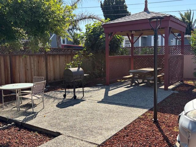 610 Hilton Street 9, Redwood City, CA 94063