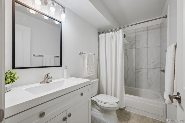 3465 S Poplar Street 304, Denver, CO 80224