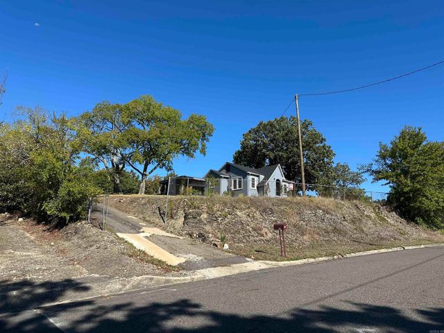 112 Oklahoma St Street, Hot Springs, AR 71901