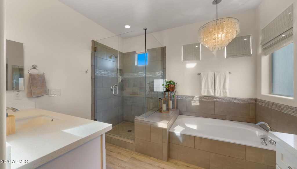 Image 11 of property listing at 4724 E PARKSIDE Lane, Phoenix, AZ 85050