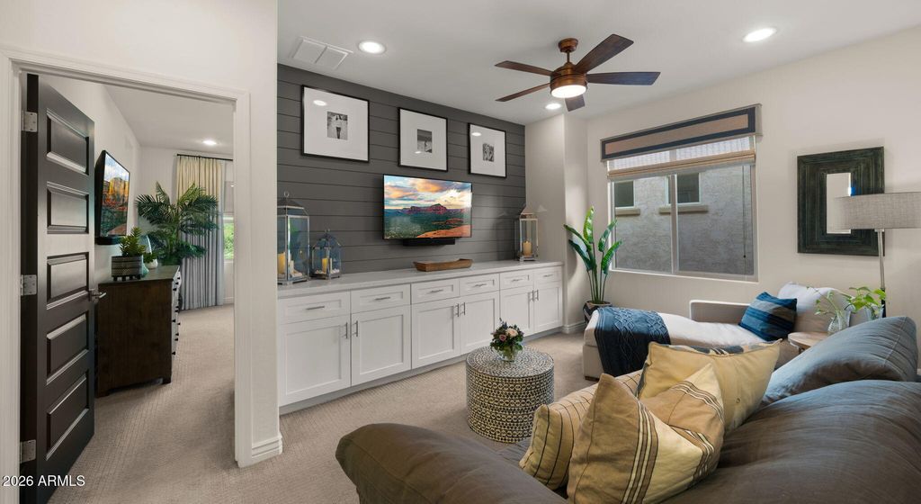 Image 18 of property listing at 4724 E PARKSIDE Lane, Phoenix, AZ 85050