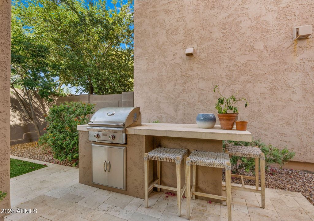 Image 21 of property listing at 4724 E PARKSIDE Lane, Phoenix, AZ 85050