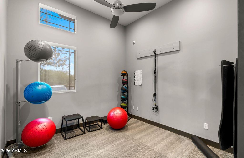 Image 32 of property listing at 4724 E PARKSIDE Lane, Phoenix, AZ 85050