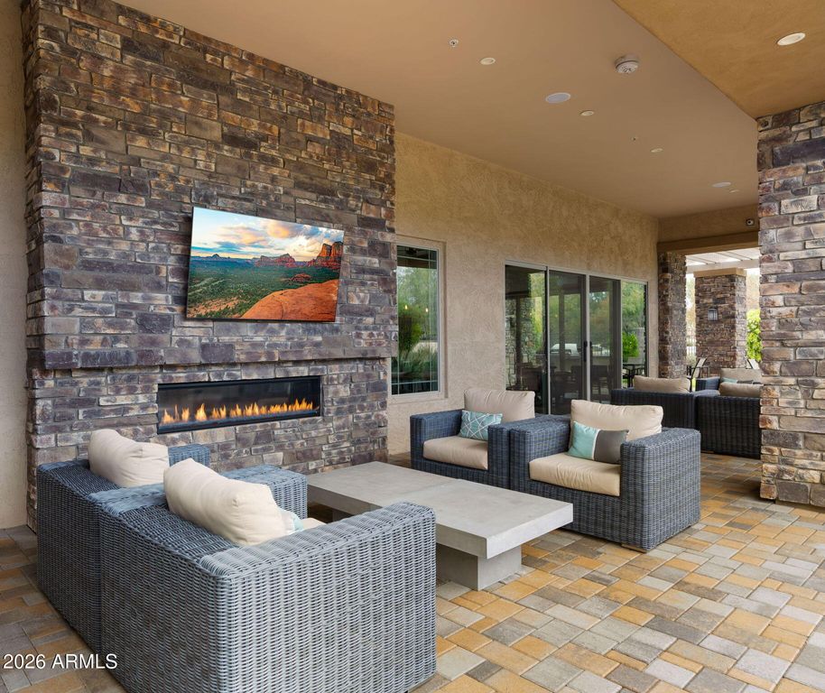 Image 33 of property listing at 4724 E PARKSIDE Lane, Phoenix, AZ 85050