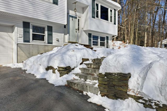 5 Richard Court, Raymond, NH 03077