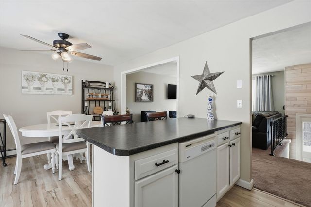 5 Richard Court, Raymond, NH 03077