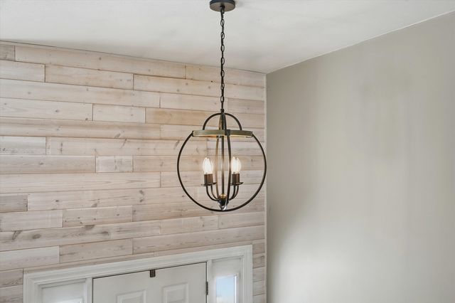 5 Richard Court, Raymond, NH 03077