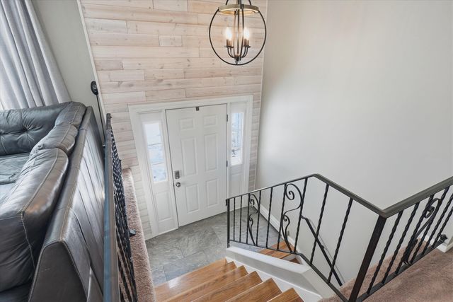 5 Richard Court, Raymond, NH 03077