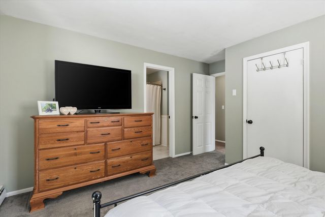 5 Richard Court, Raymond, NH 03077