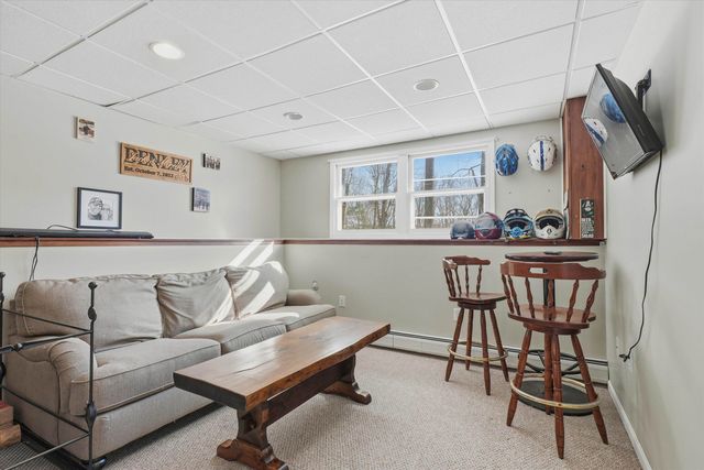 5 Richard Court, Raymond, NH 03077