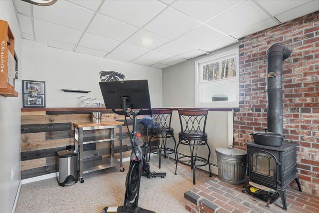 5 Richard Court, Raymond, NH 03077