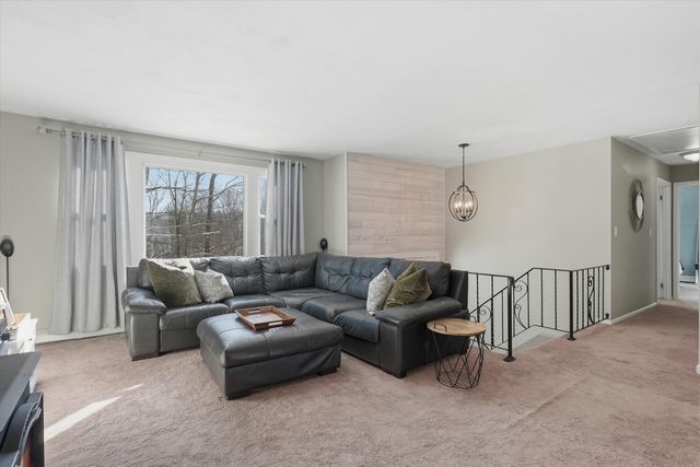 5 Richard Court, Raymond, NH 03077