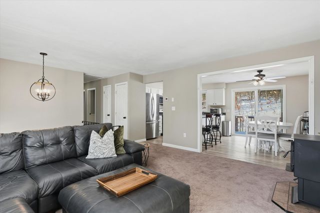 5 Richard Court, Raymond, NH 03077