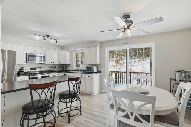 5 Richard Court, Raymond, NH 03077