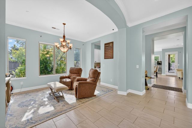 100 Cresta Ct, Lincoln, CA 95648