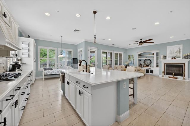 100 Cresta Ct, Lincoln, CA 95648