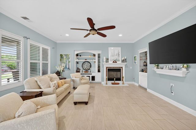 100 Cresta Ct, Lincoln, CA 95648