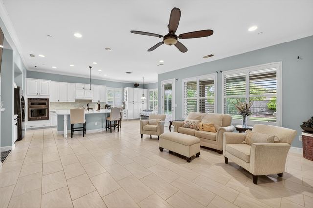 100 Cresta Ct, Lincoln, CA 95648
