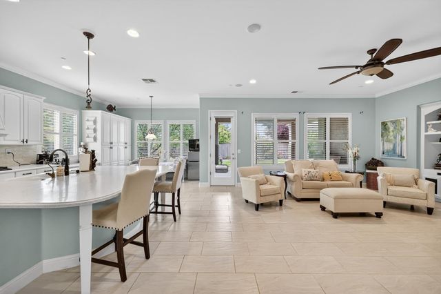 100 Cresta Ct, Lincoln, CA 95648