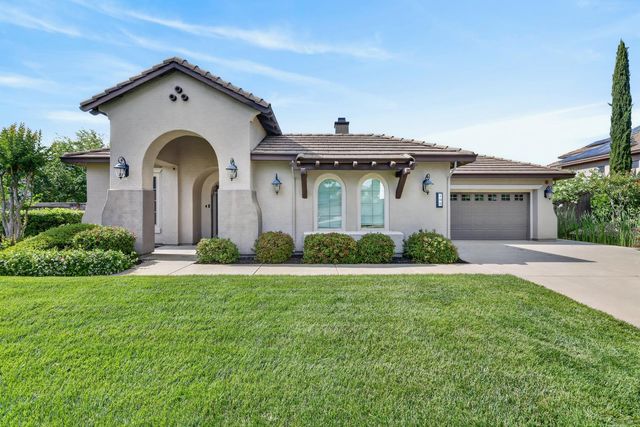 100 Cresta Ct, Lincoln, CA 95648